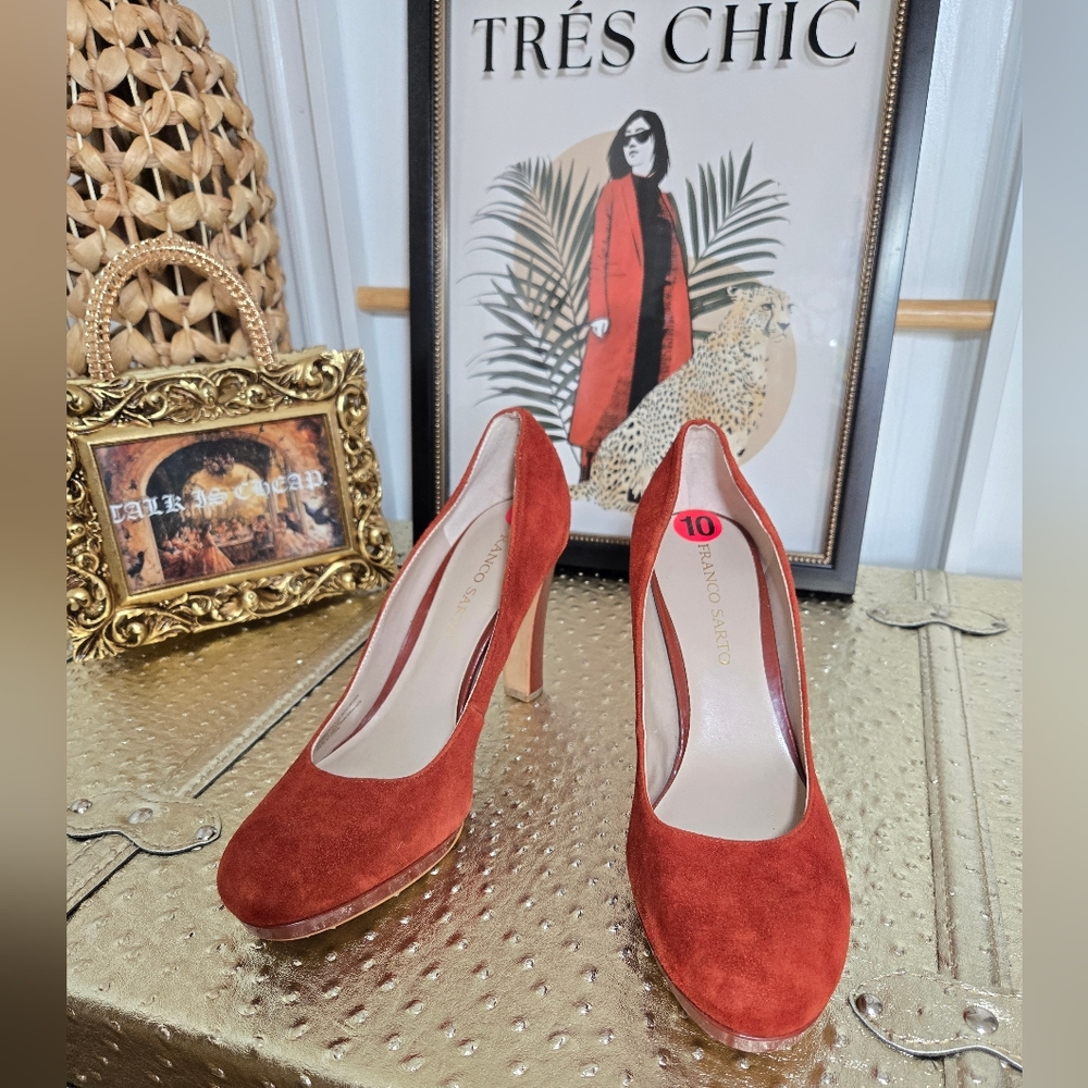 STUNNING BURNT ORANGE SUEDE PUMPS 🧡